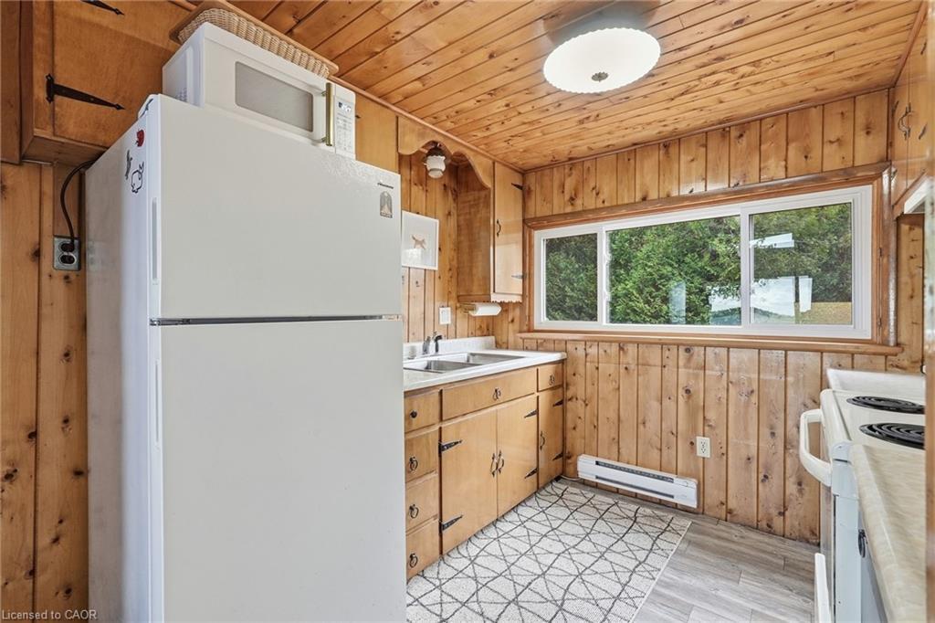 68 Parker Island Road, Lions Head, ON - Indoor Photo Showing Kitchen