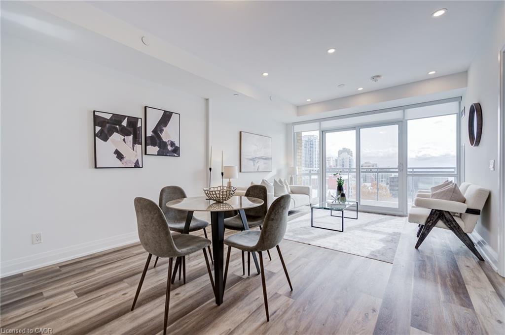 906-2025 Maria Street, Burlington, ON - Indoor Photo Showing Dining Room