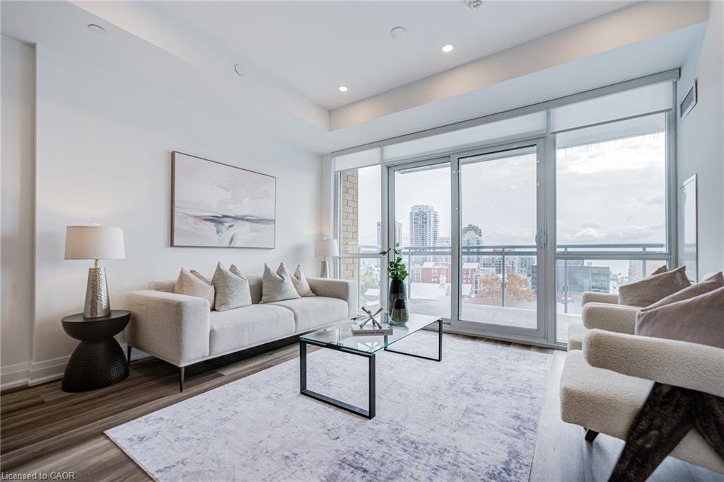 906-2025 Maria Street, Burlington, ON - Indoor Photo Showing Living Room