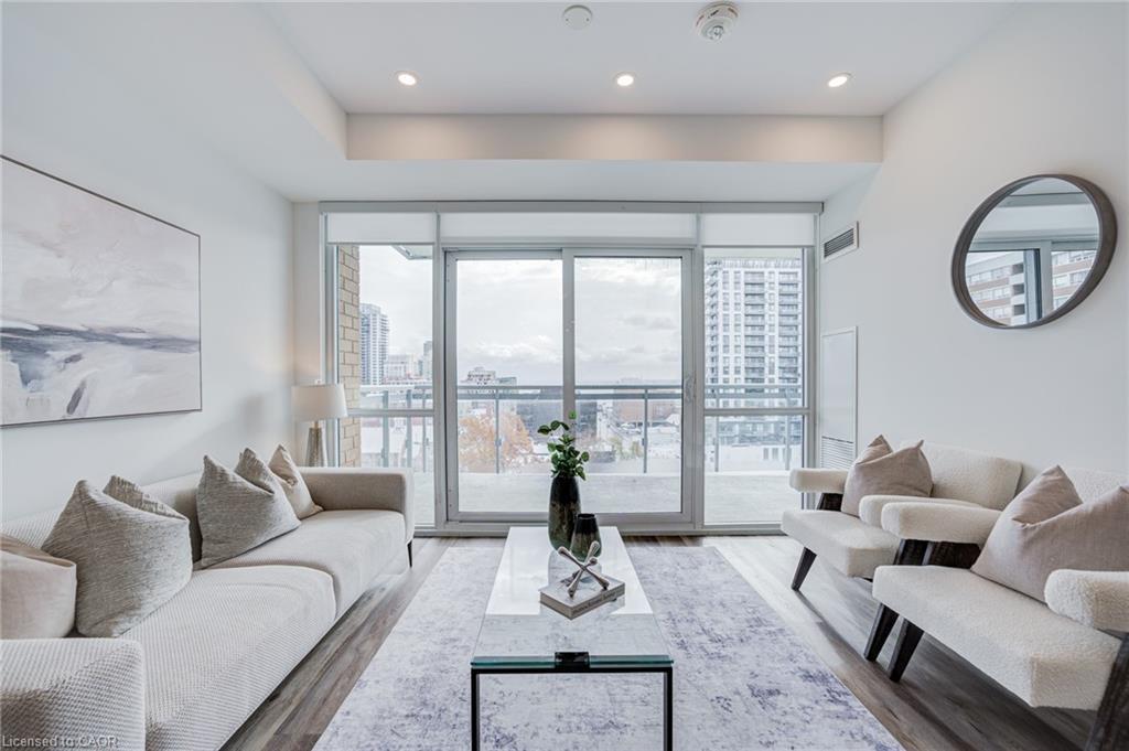 906-2025 Maria Street, Burlington, ON - Indoor Photo Showing Living Room