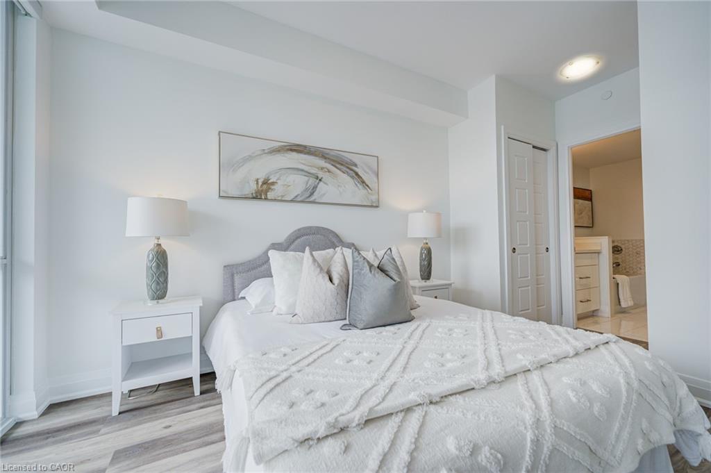 906-2025 Maria Street, Burlington, ON - Indoor Photo Showing Bedroom