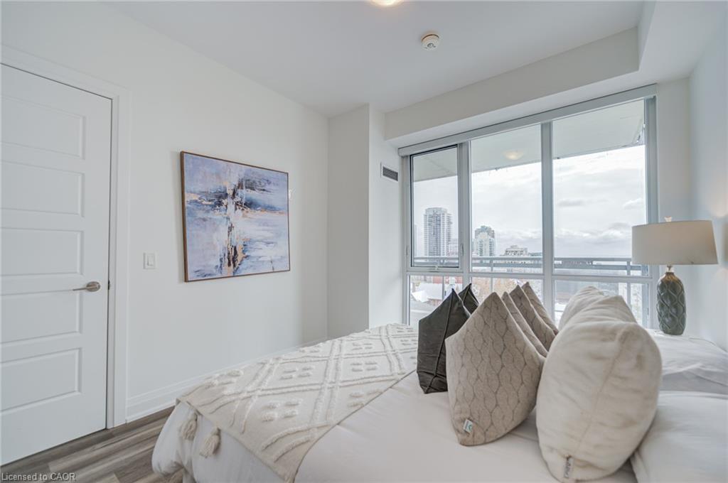 906-2025 Maria Street, Burlington, ON - Indoor Photo Showing Bedroom