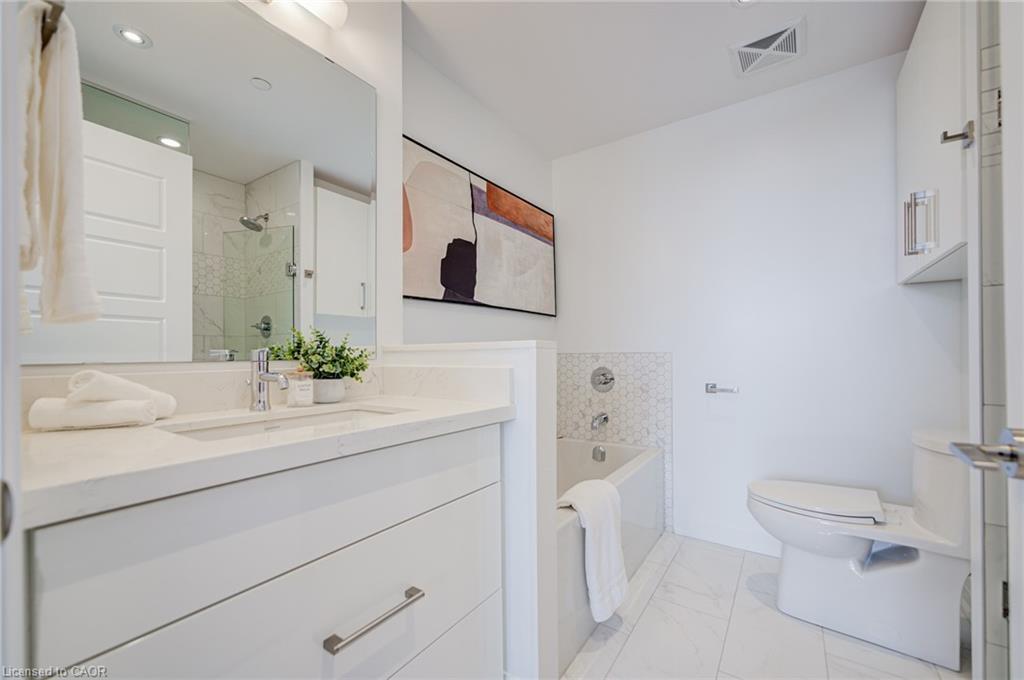 906-2025 Maria Street, Burlington, ON - Indoor Photo Showing Bathroom