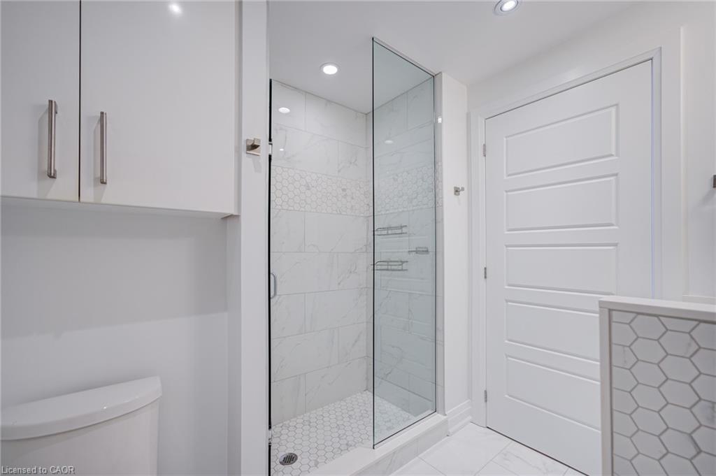 906-2025 Maria Street, Burlington, ON - Indoor Photo Showing Bathroom