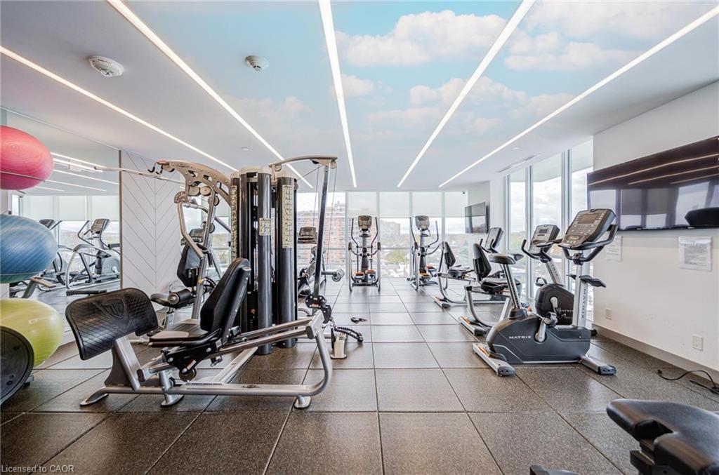 906-2025 Maria Street, Burlington, ON - Indoor Photo Showing Gym Room