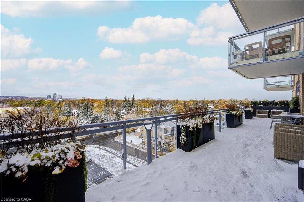 906-2025 Maria Street, Burlington, ON - Outdoor With View