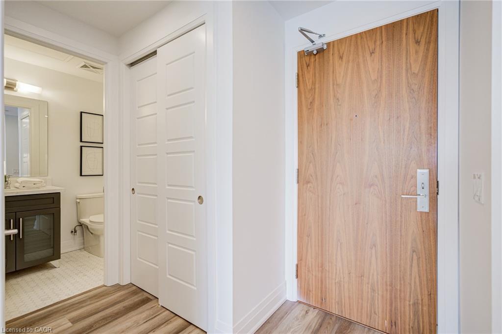 906-2025 Maria Street, Burlington, ON - Indoor Photo Showing Other Room