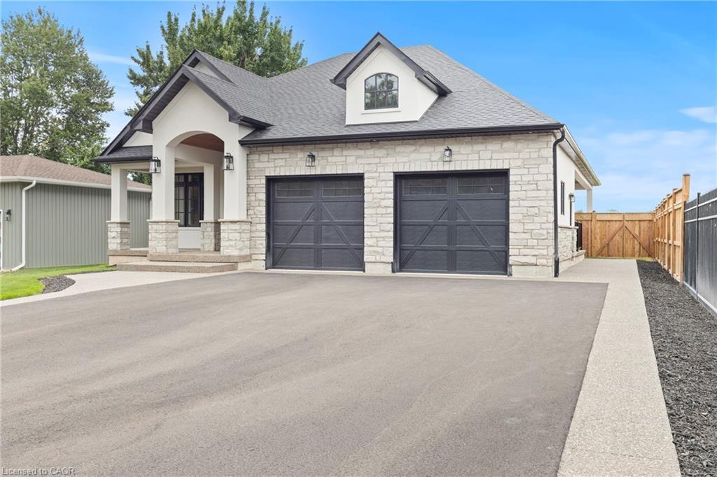 637 Buffalo Road, Fort Erie, ON - Outdoor With Facade