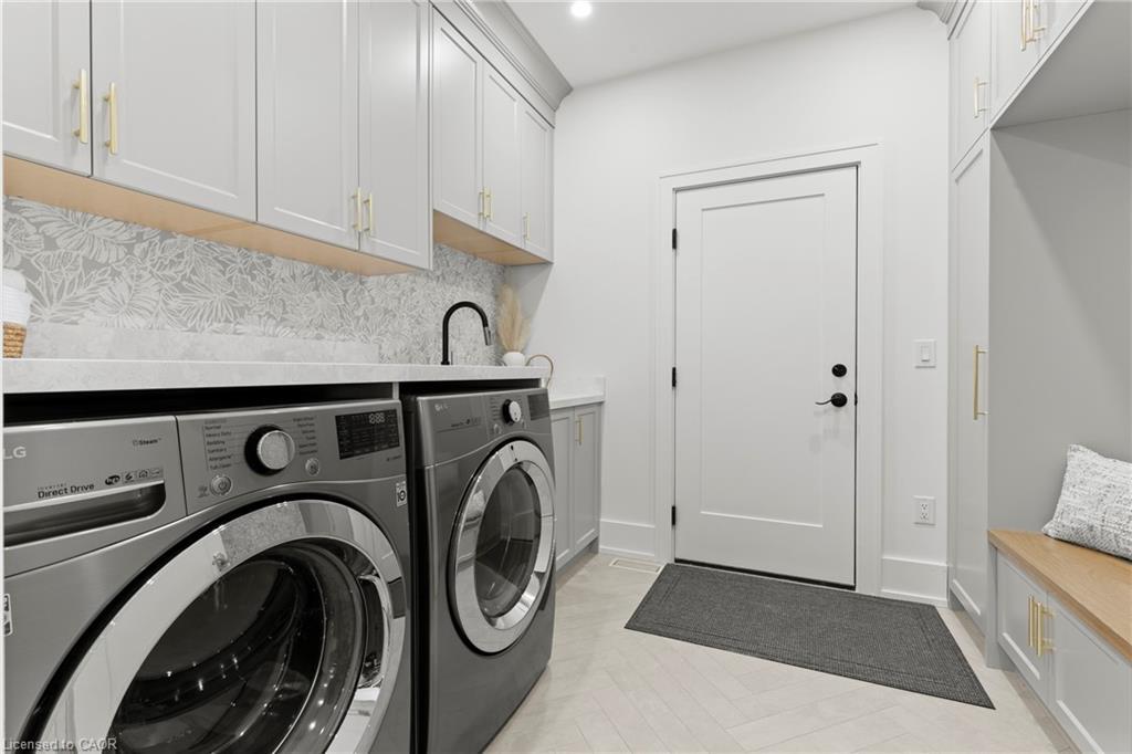 637 Buffalo Road, Fort Erie, ON - Indoor Photo Showing Laundry Room