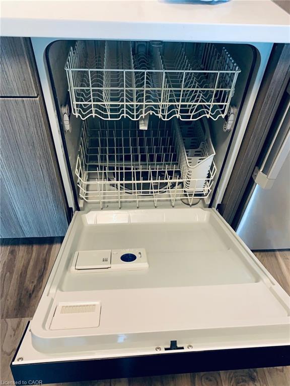 1310-2093 Fairview Street, Burlington, ON - Indoor