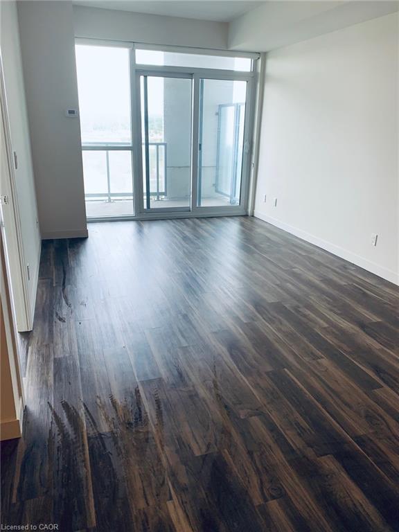 1310-2093 Fairview Street, Burlington, ON - Indoor Photo Showing Other Room