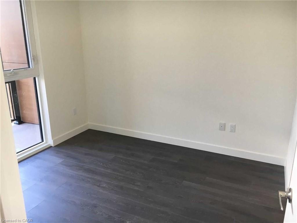 311-210 Sabina Drive, Oakville, ON - Indoor Photo Showing Other Room