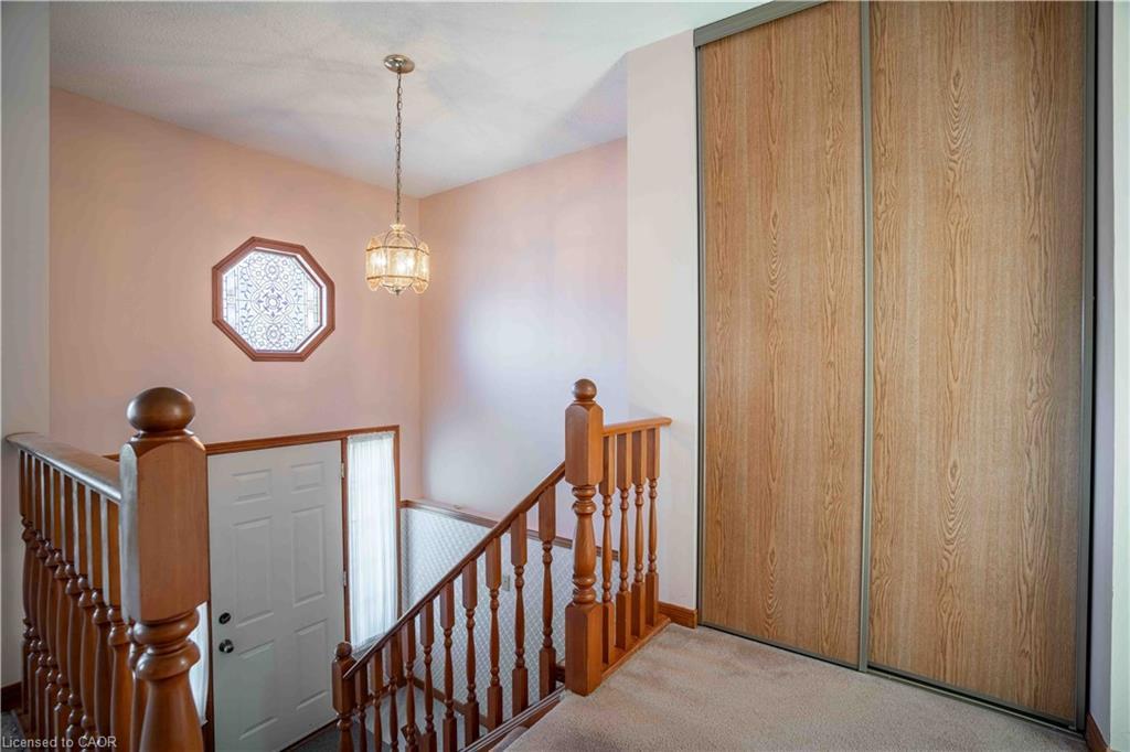 1447 Reynolds Avenue, Burlington, ON - Indoor Photo Showing Other Room