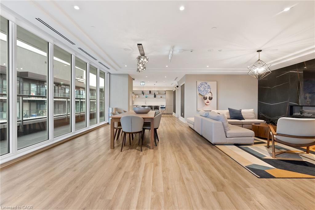 1318-212 King William Street, Hamilton, ON - Indoor