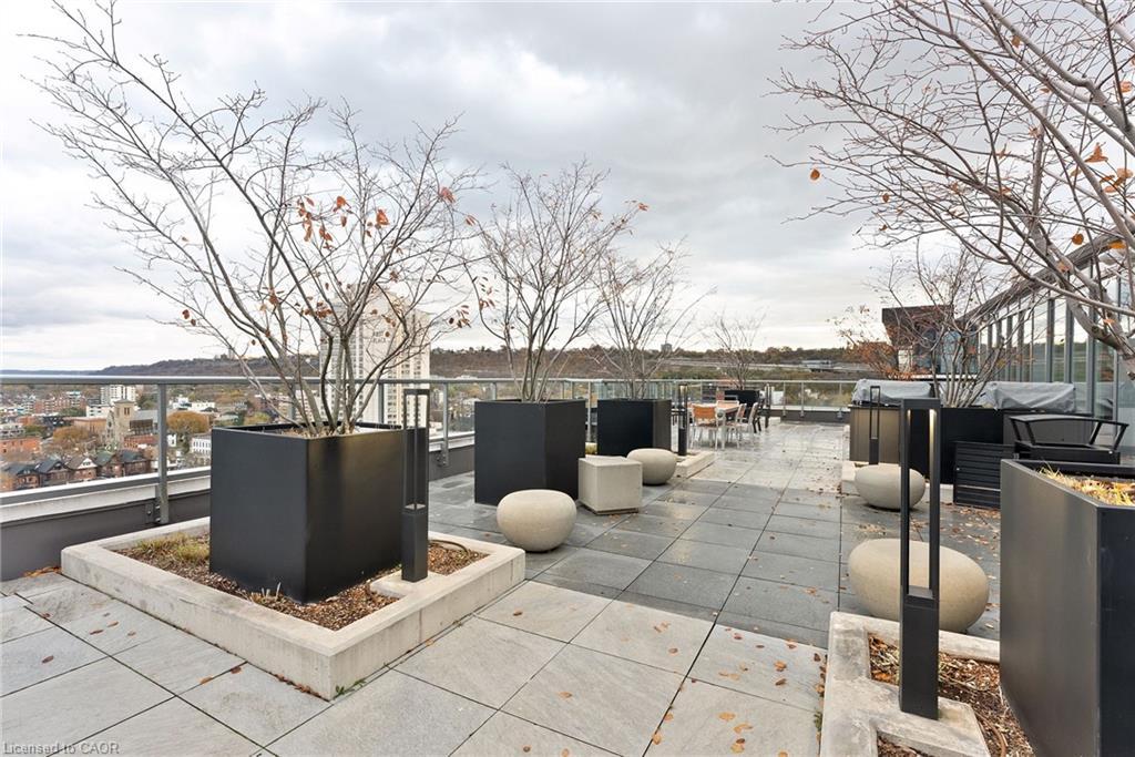 1318-212 King William Street, Hamilton, ON - Outdoor