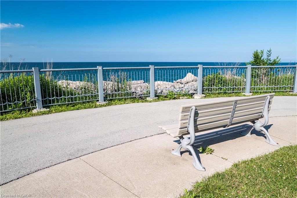 226-125 Shoreview Place, Stoney Creek, ON - Outdoor