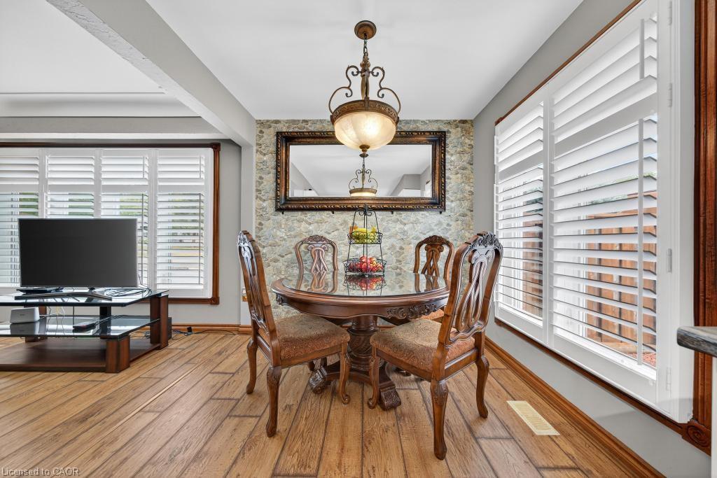117 Sunrise Drive, Hamilton, ON - Indoor Photo Showing Dining Room