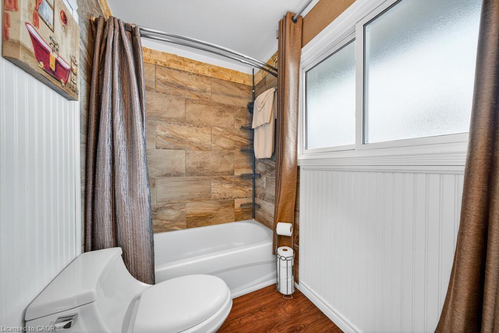 117 Sunrise Drive, Hamilton, ON - Indoor Photo Showing Bathroom