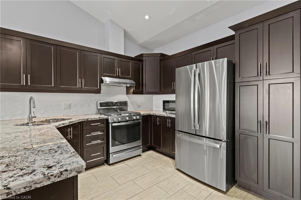 19-9440 Eagle Ridge Drive, Niagara Falls, ON - Indoor Photo Showing Kitchen With Stainless Steel Kitchen