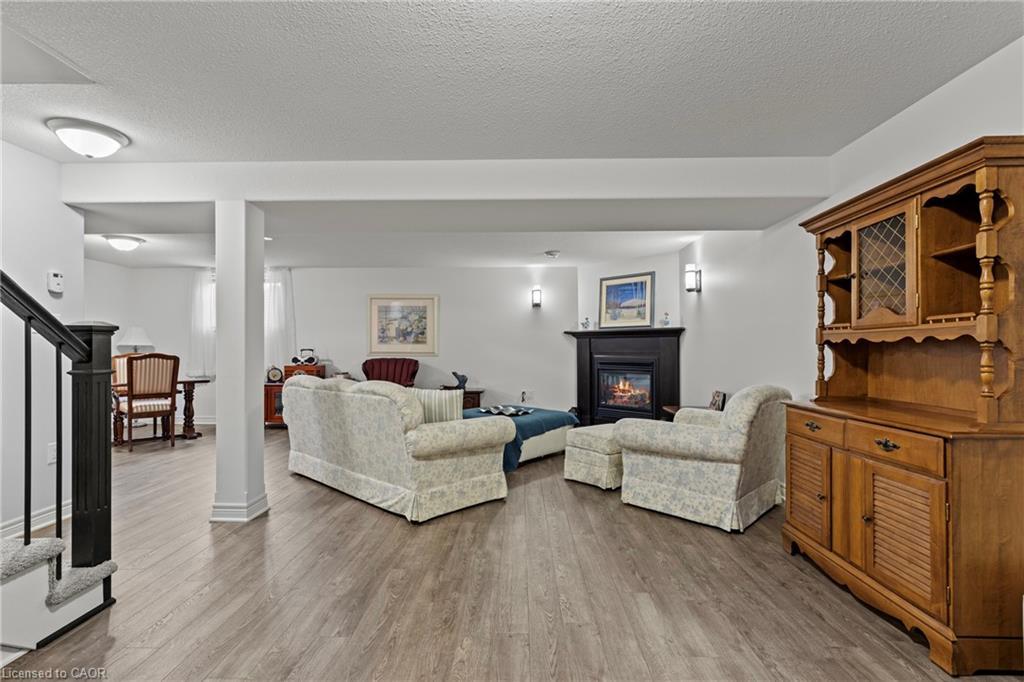 19-9440 Eagle Ridge Drive, Niagara Falls, ON - Indoor With Fireplace