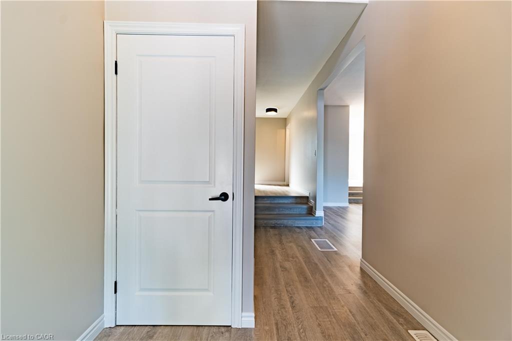 100 North Park Street, Brantford, ON - Indoor Photo Showing Other Room
