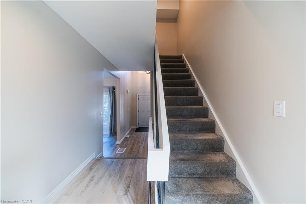 100 North Park Street, Brantford, ON - Indoor Photo Showing Other Room