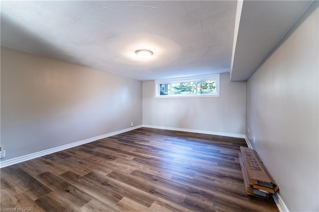 100 North Park Street, Brantford, ON - Indoor Photo Showing Other Room