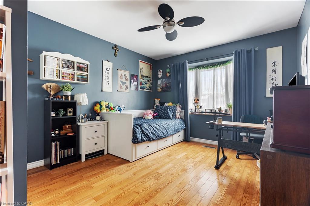 1486 Reynolds Avenue, Burlington, ON - Indoor Photo Showing Bedroom