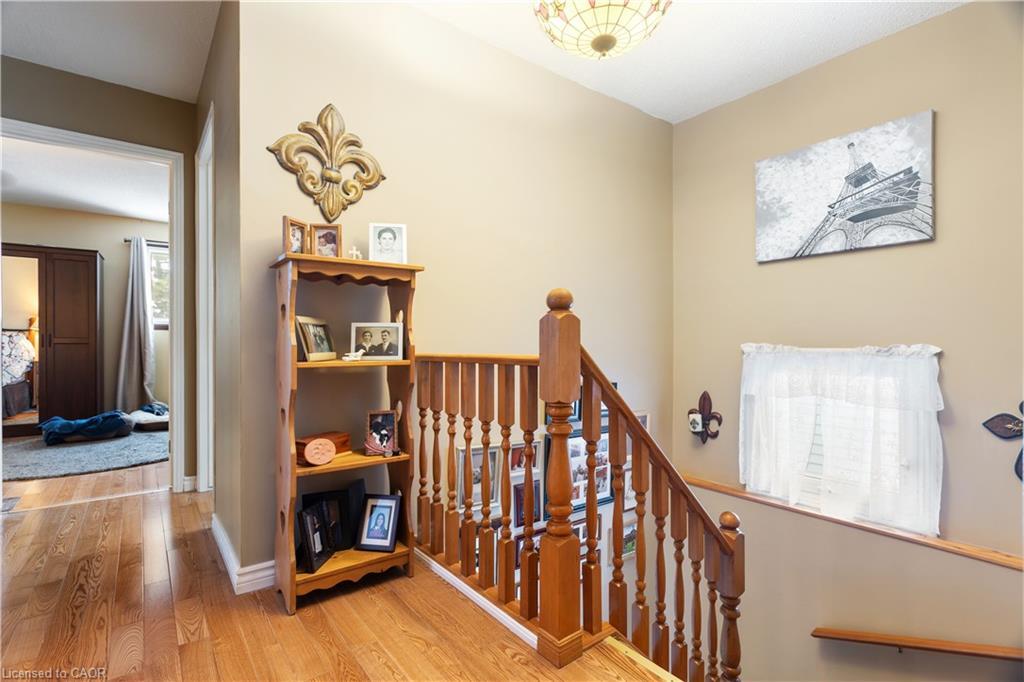 1486 Reynolds Avenue, Burlington, ON - Indoor Photo Showing Other Room