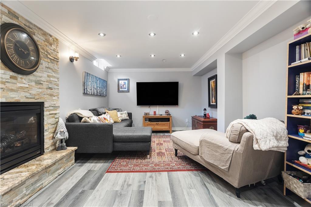 1486 Reynolds Avenue, Burlington, ON - Indoor Photo Showing Living Room With Fireplace