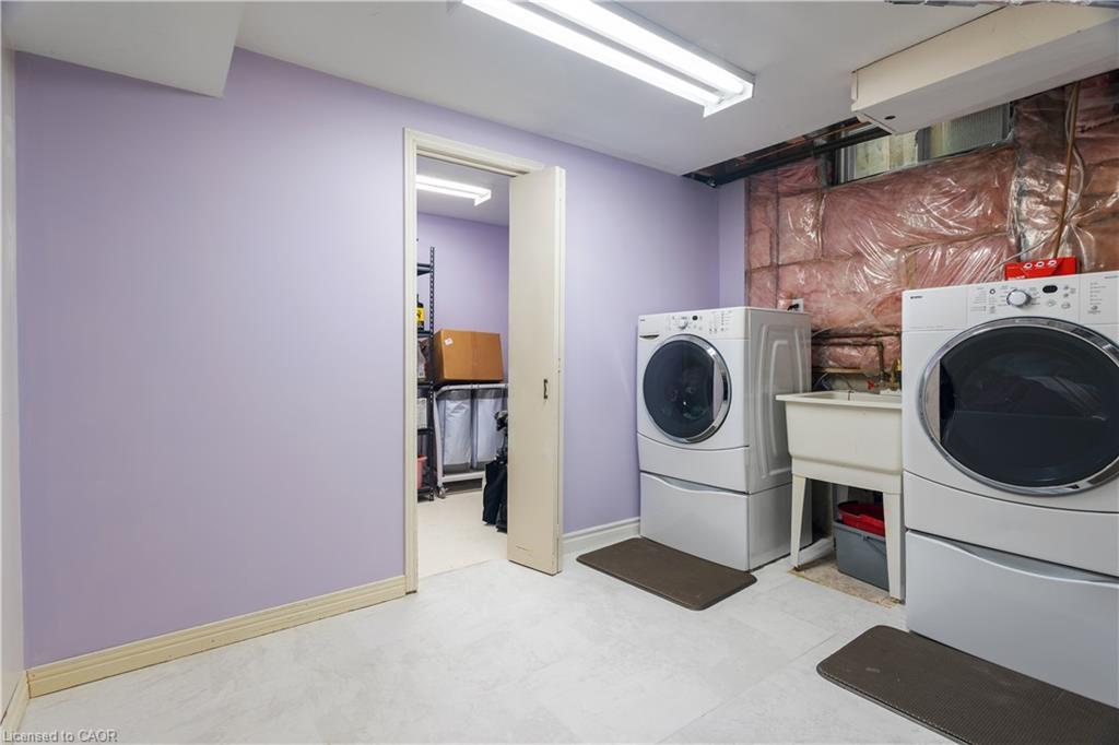 1486 Reynolds Avenue, Burlington, ON - Indoor Photo Showing Laundry Room