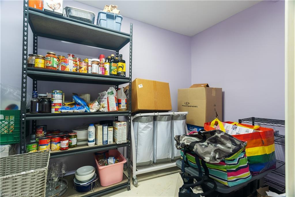 1486 Reynolds Avenue, Burlington, ON - Indoor