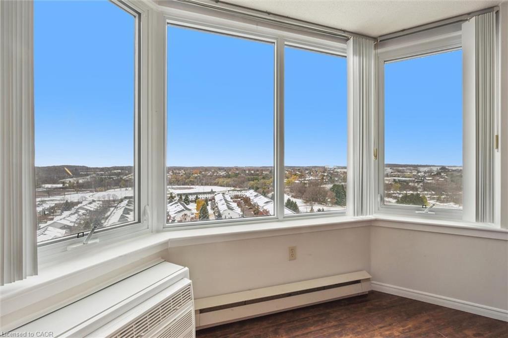 1410-35 Green Valley Drive, Kitchener, ON - Indoor Photo Showing Other Room
