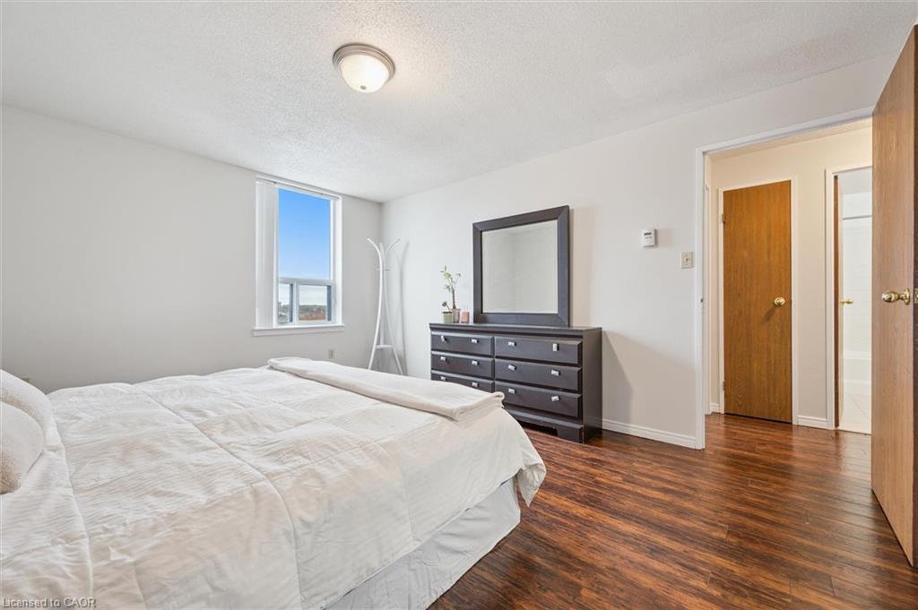 1410-35 Green Valley Drive, Kitchener, ON - Indoor Photo Showing Bedroom