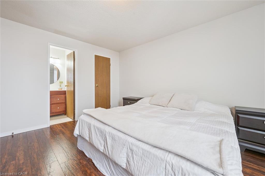 1410-35 Green Valley Drive, Kitchener, ON - Indoor Photo Showing Bedroom