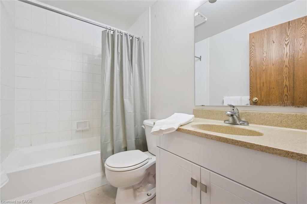 1410-35 Green Valley Drive, Kitchener, ON - Indoor Photo Showing Bathroom
