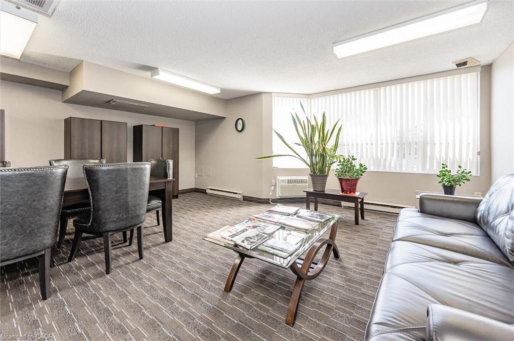 1410-35 Green Valley Drive, Kitchener, ON - Indoor