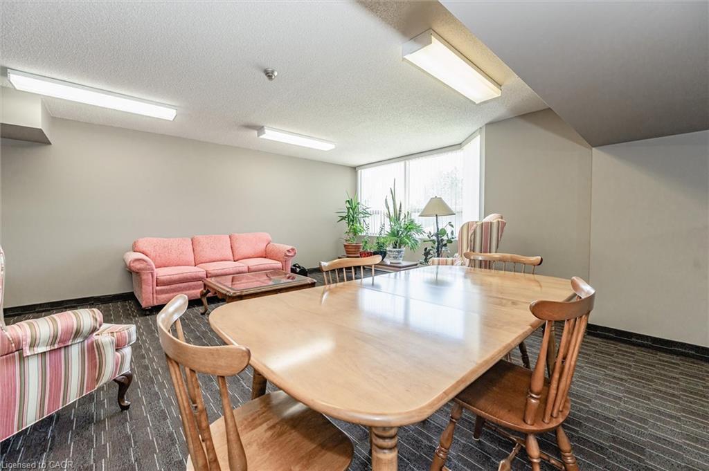 1410-35 Green Valley Drive, Kitchener, ON - Indoor