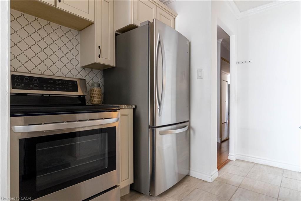 1003-222 Jackson Street W, Hamilton, ON - Indoor Photo Showing Kitchen With Stainless Steel Kitchen