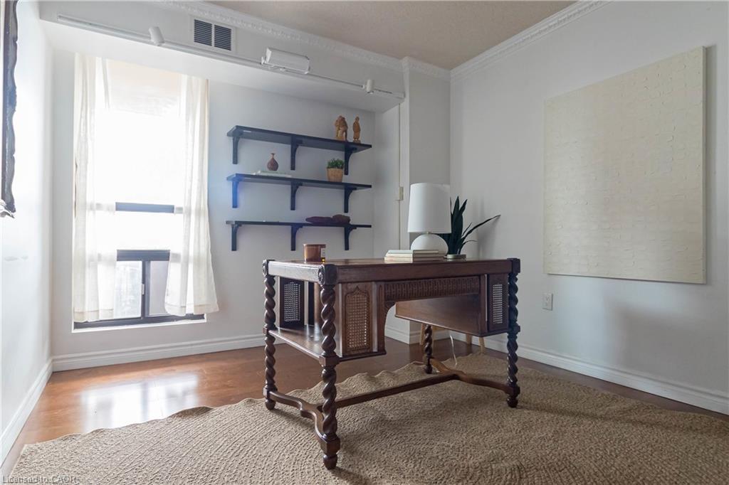 1003-222 Jackson Street W, Hamilton, ON - Indoor Photo Showing Office