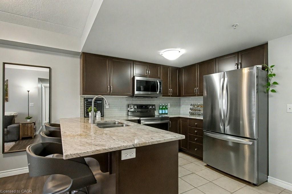 112-60 Lynnmore Street, Guelph, ON - Indoor Photo Showing Kitchen With Stainless Steel Kitchen With Double Sink With Upgraded Kitchen