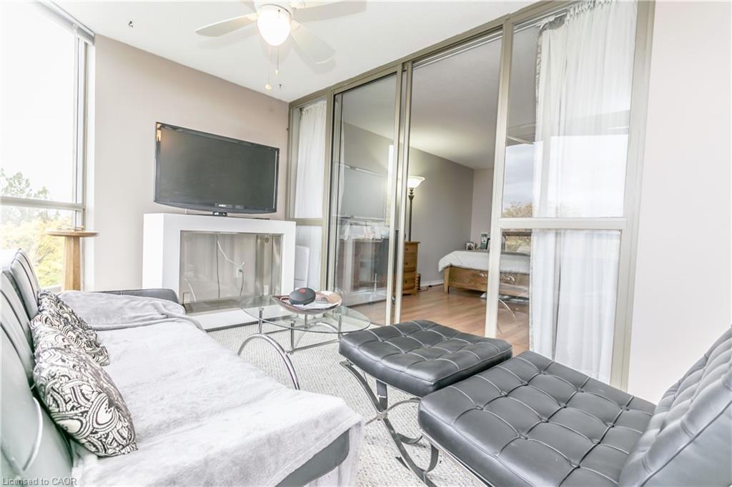 403-5080 Pinedale Avenue, Burlington, ON - Indoor
