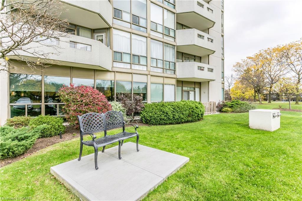 403-5080 Pinedale Avenue, Burlington, ON - Outdoor With Balcony