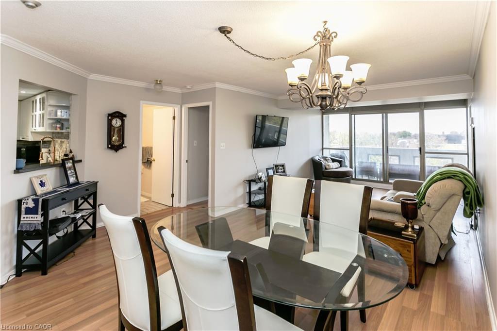 403-5080 Pinedale Avenue, Burlington, ON - Indoor Photo Showing Dining Room