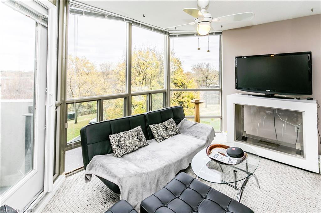 403-5080 Pinedale Avenue, Burlington, ON - Indoor