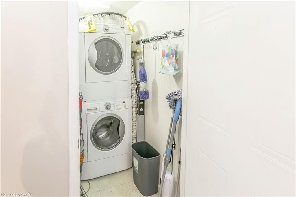 403-5080 Pinedale Avenue, Burlington, ON - Indoor Photo Showing Laundry Room