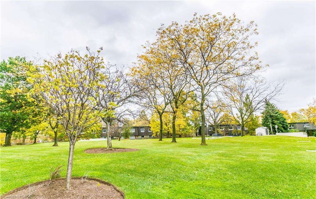 403-5080 Pinedale Avenue, Burlington, ON - Outdoor