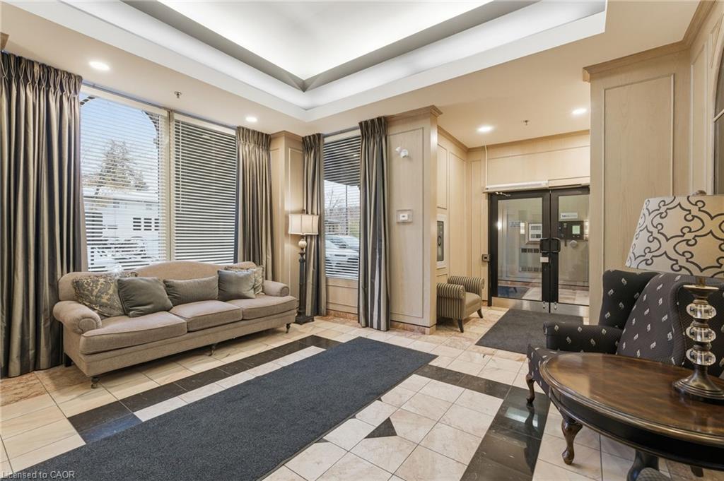 403-430 Pearl Street, Burlington, ON - Indoor