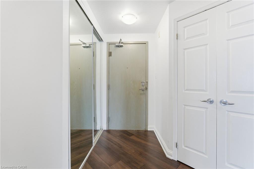 403-430 Pearl Street, Burlington, ON - Indoor