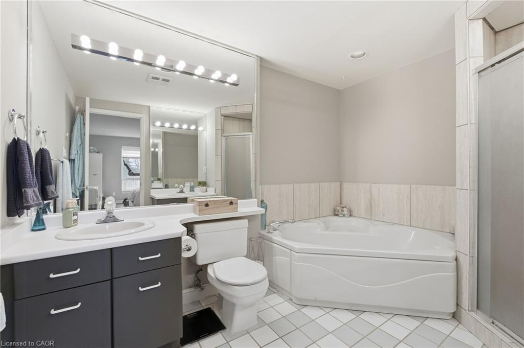 403-430 Pearl Street, Burlington, ON - Indoor Photo Showing Bathroom